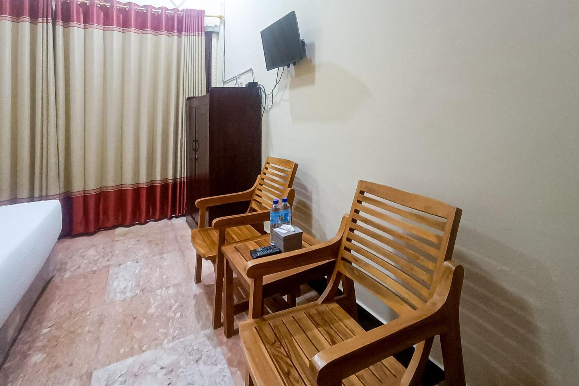 Reddoorz At Senaz Guesthouse Mataram Exterior foto